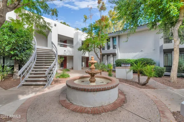 $1,745 | 5223 North 24th Street, Unit 105, Phoenix, AZ 85016