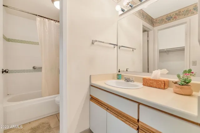 $2,495 | 5223 North 24th Street, Unit 105, Phoenix, AZ 85016