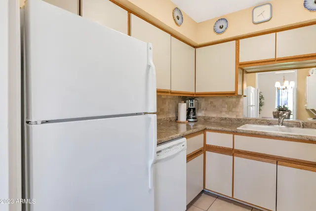 $2,495 | 5223 North 24th Street, Unit 105, Phoenix, AZ 85016