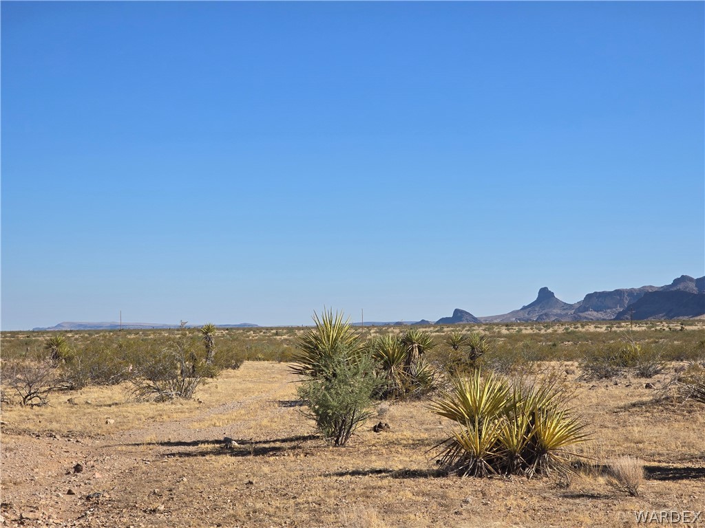 2821 Hopi Road Golden Valley, AZ 86413 - Photo 14 of 30 a view of ocean view with mountain