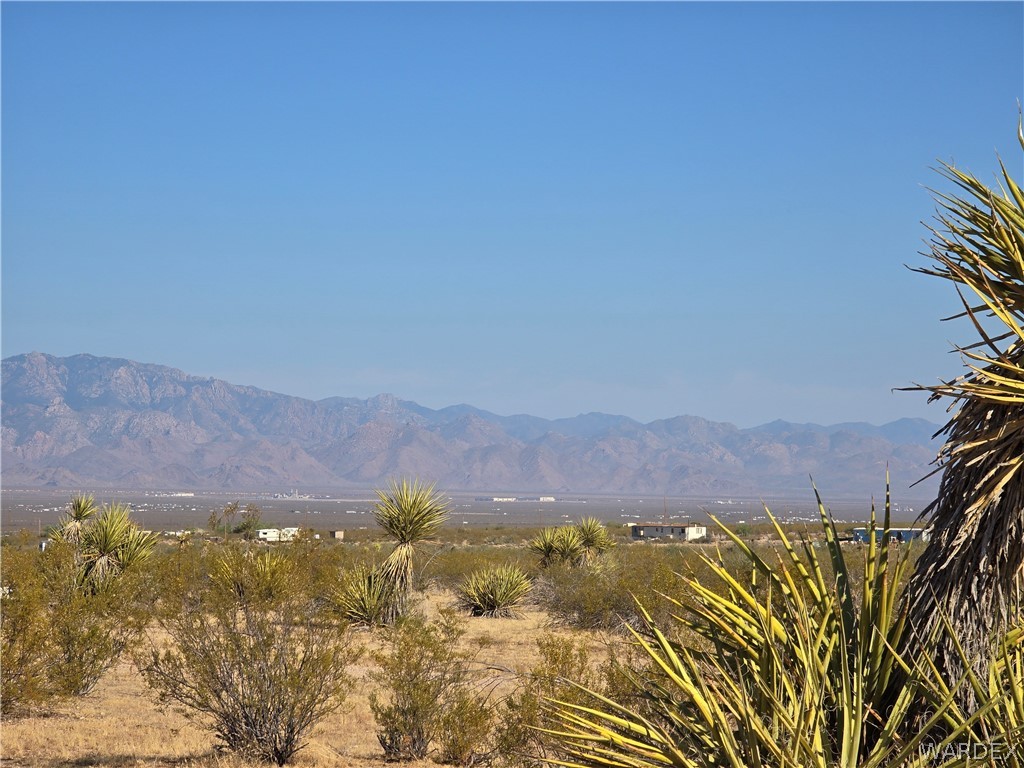 2821 Hopi Road Golden Valley, AZ 86413 - Photo 21 of 30 a view of a city with mountains in the background
