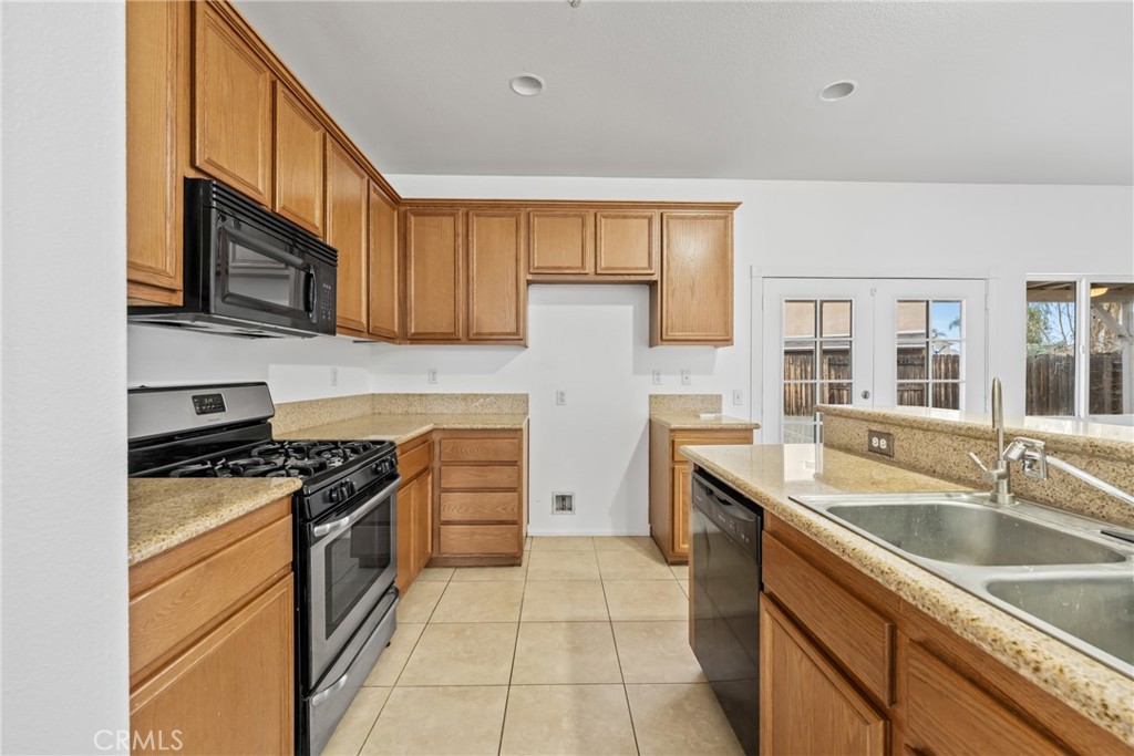 8751 Metta Circle Riverside, CA 92503 - Photo 16 of 40