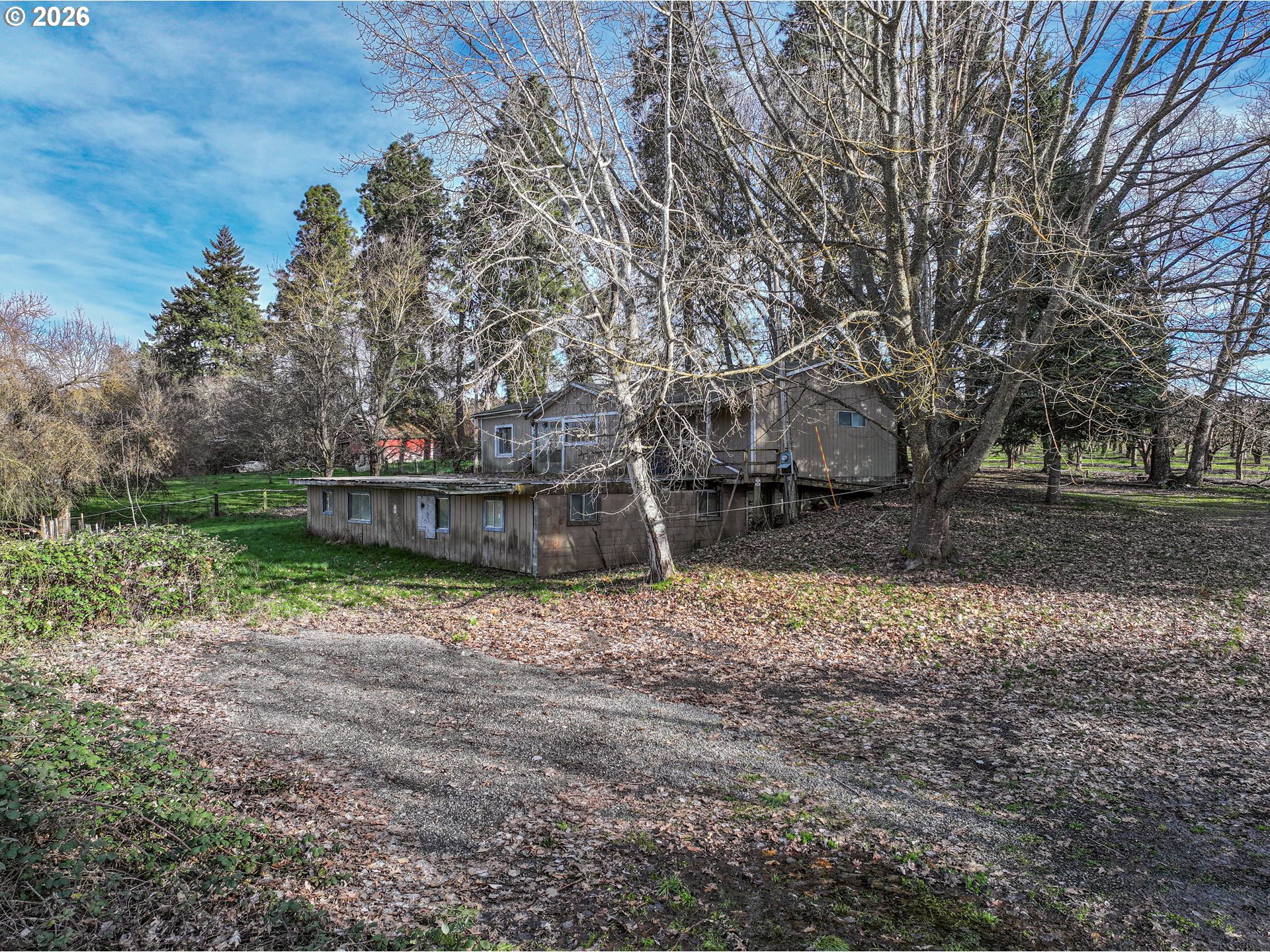 2739 Wyeast Road Hood River, OR 97031 - Photo 20 of 28 a backyard of a house with lots of green space