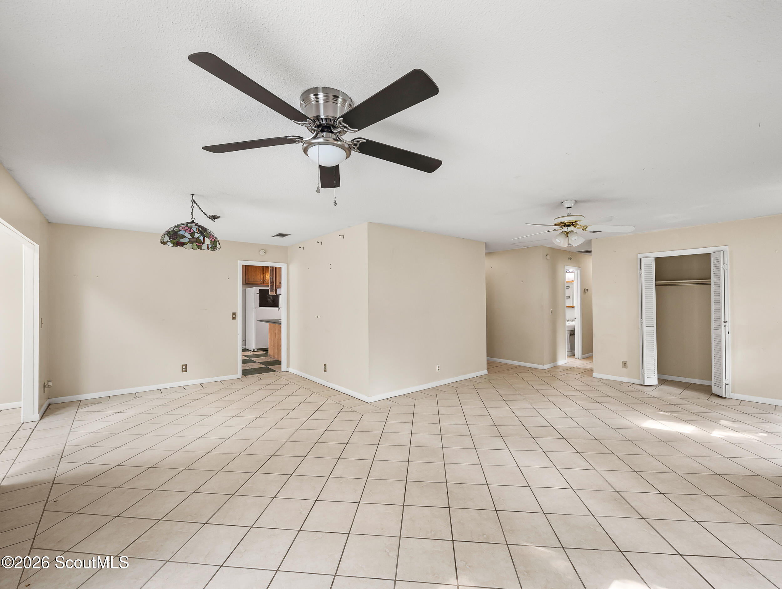 108 Fiddlers Bend Road Brunswick, GA 31525 - Photo 13 of 31 Living Room & Dining Area