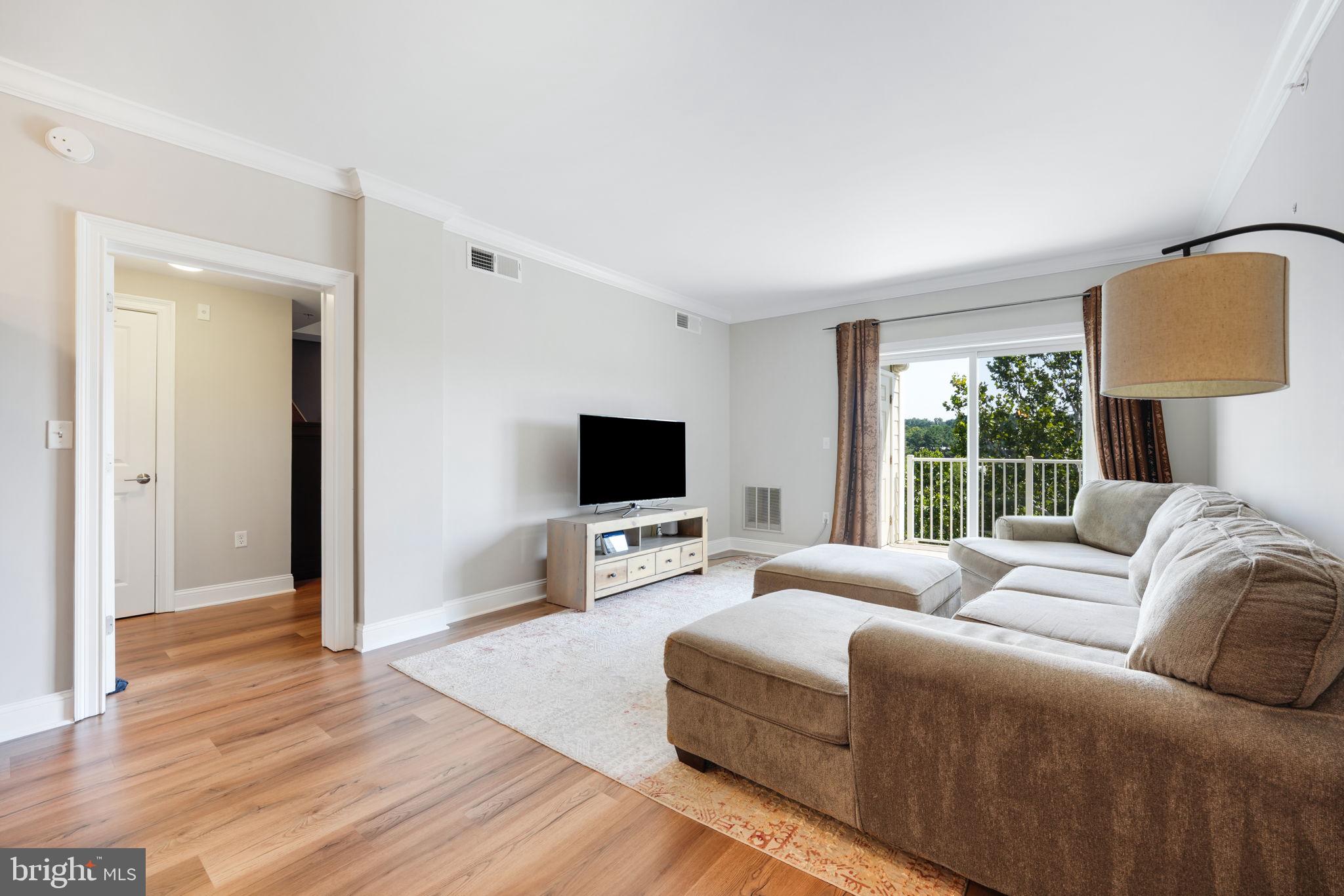 6301 Edsall Road, Unit 421 Alexandria, VA 22312 - Photo 6 of 28 Gallery Image 6
