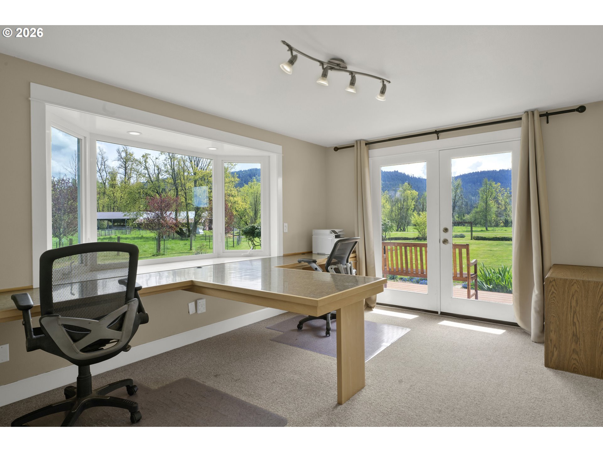 7924 Thurston Road Springfield, OR 97478 - Photo 27 of 45 a room with furniture and windows