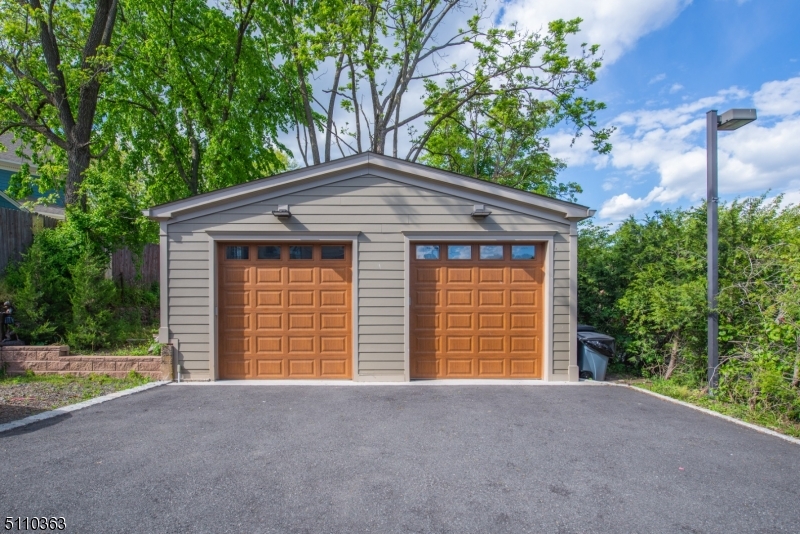 109 Springfield Avenue Summit, NJ 07901 - Photo 3 of 24