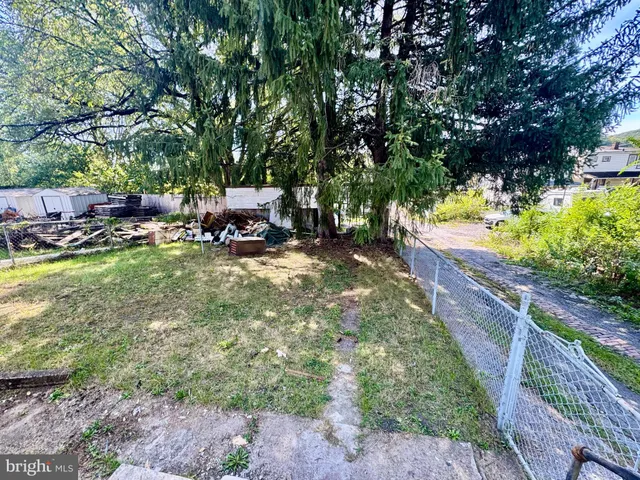 $1,100 | 632 Columbia Avenue, Cumberland, MD 21502