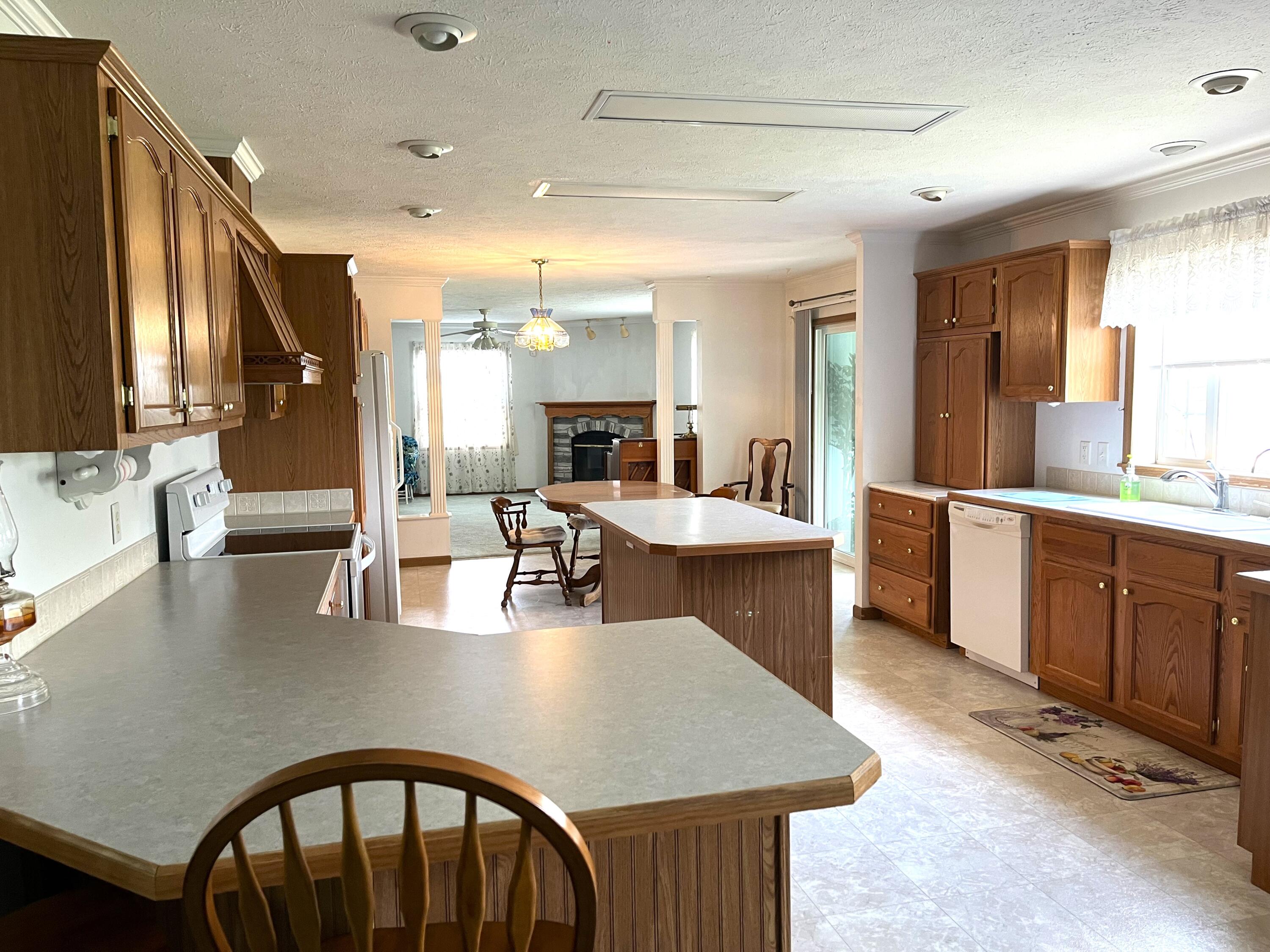 8431 Stringtown Road Mechanicsburg, OH 43044 - Photo 14 of 39