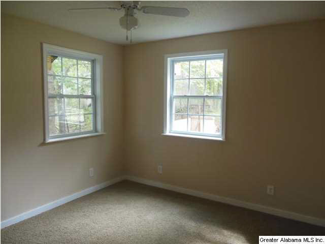 581 Seminole Circle Fairfield, AL 35064 - Photo 13 of 17