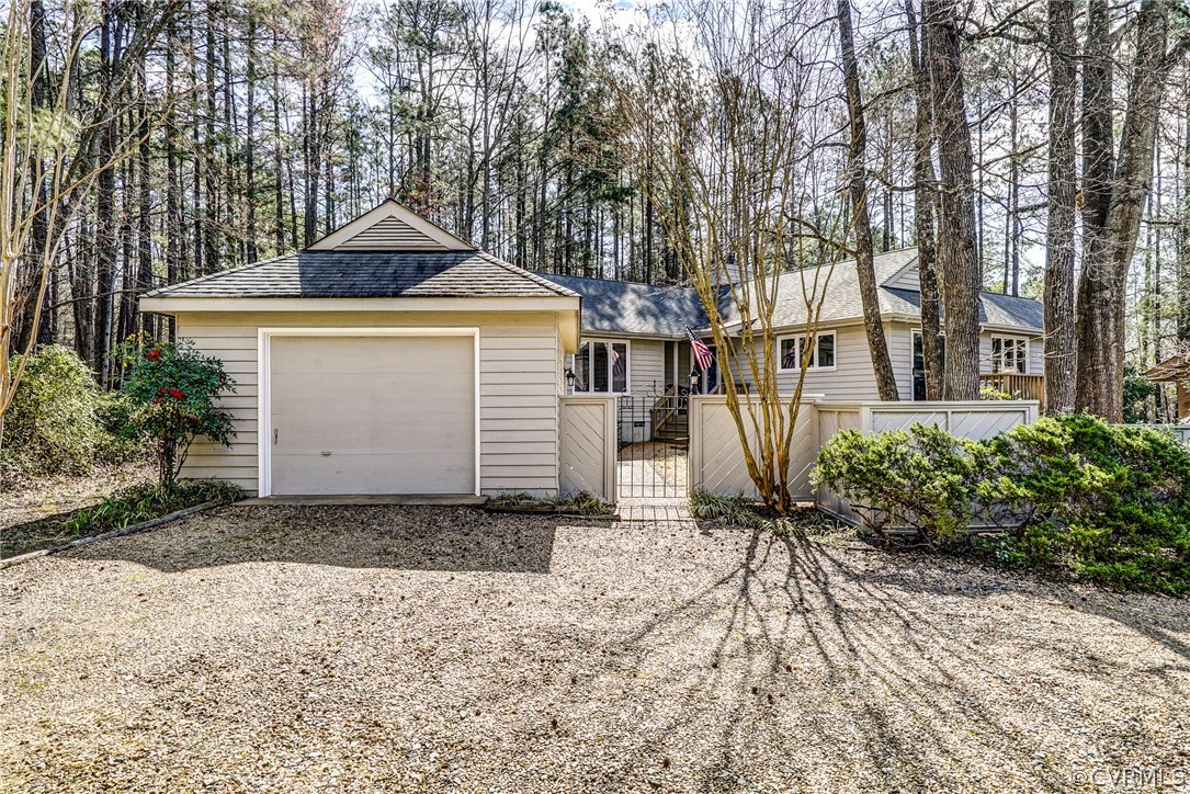 Welcome to 14201 Regatta Pointe Rd