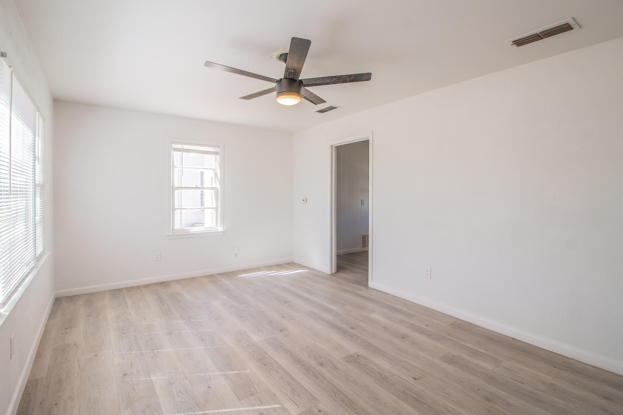 4808 42nd Street Lubbock, TX 79414 - Photo 4 of 19 IMG_6982-HDR