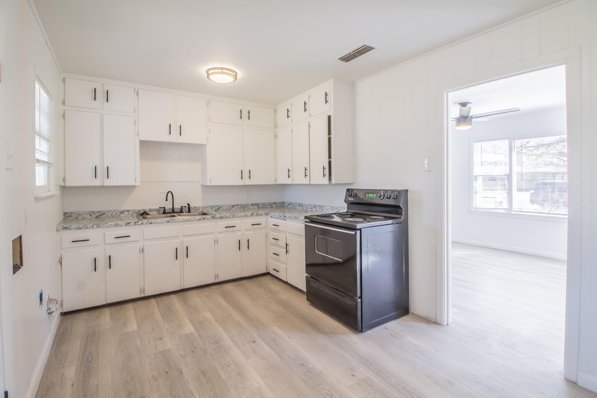 4808 42nd Street Lubbock, TX 79414 - Photo 7 of 19 IMG_6991-HDR