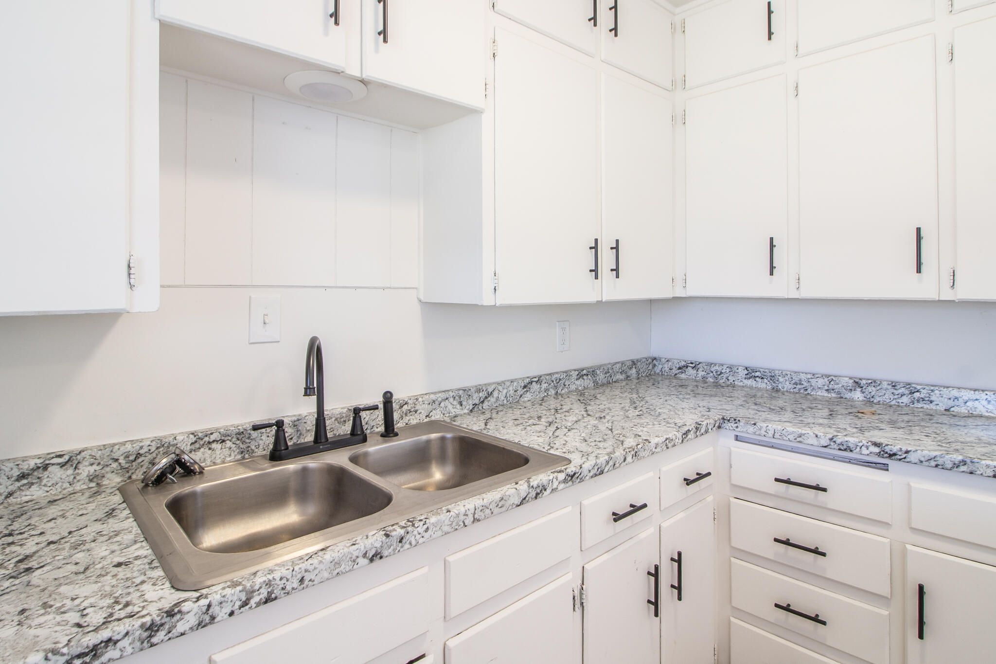 4808 42nd Street Lubbock, TX 79414 - Photo 8 of 19 IMG_6992