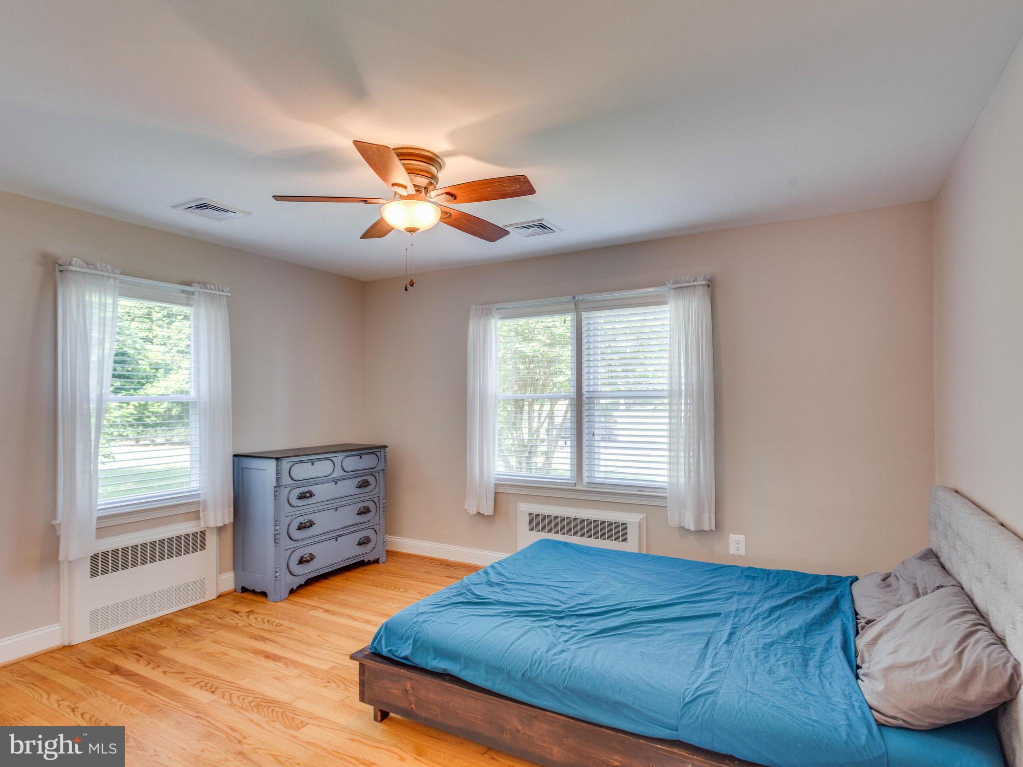 9207 Mathis Avenue Manassas, VA 20110 - Photo 14 of 30 Bedroom (Master)