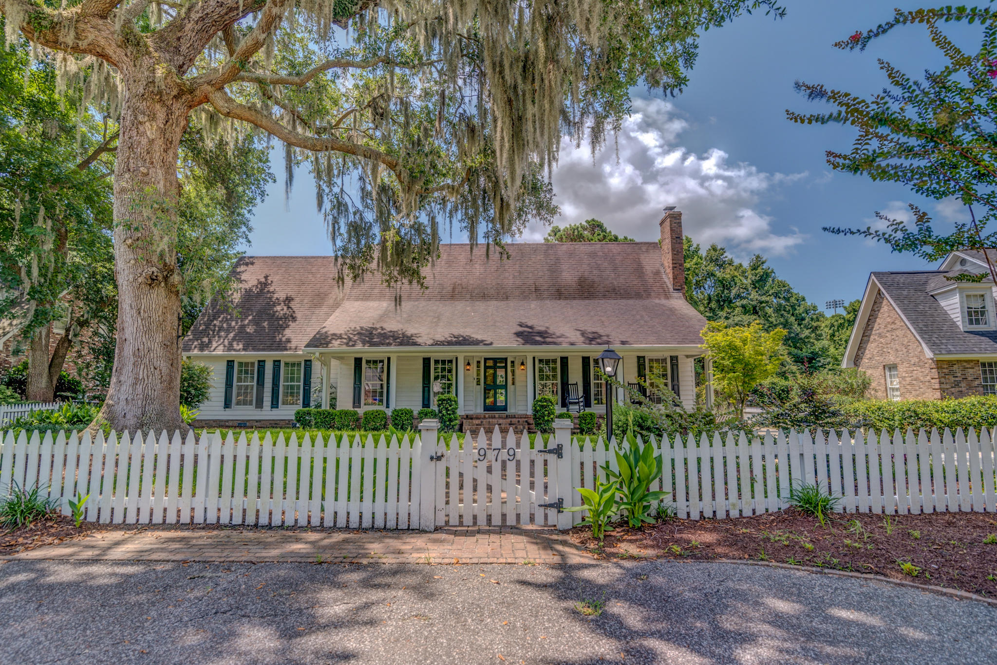979 Harbortowne Road Charleston, SC 29412 - Photo 1 of 45 979 Harbortowne-43