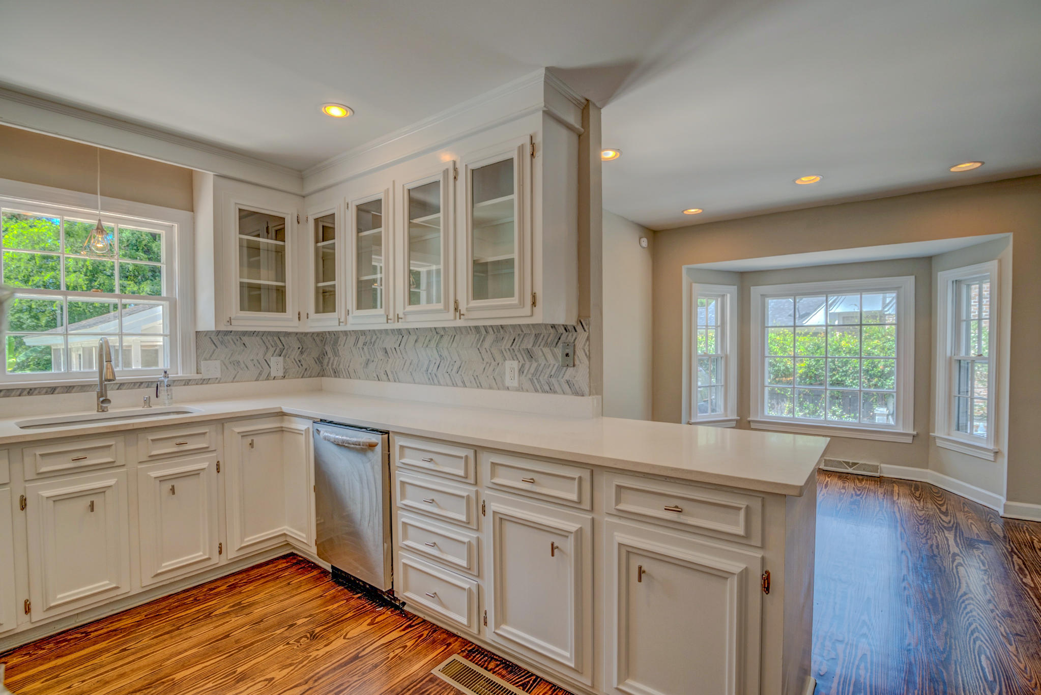 979 Harbortowne Road Charleston, SC 29412 - Photo 14 of 45 979 Harbortowne-25
