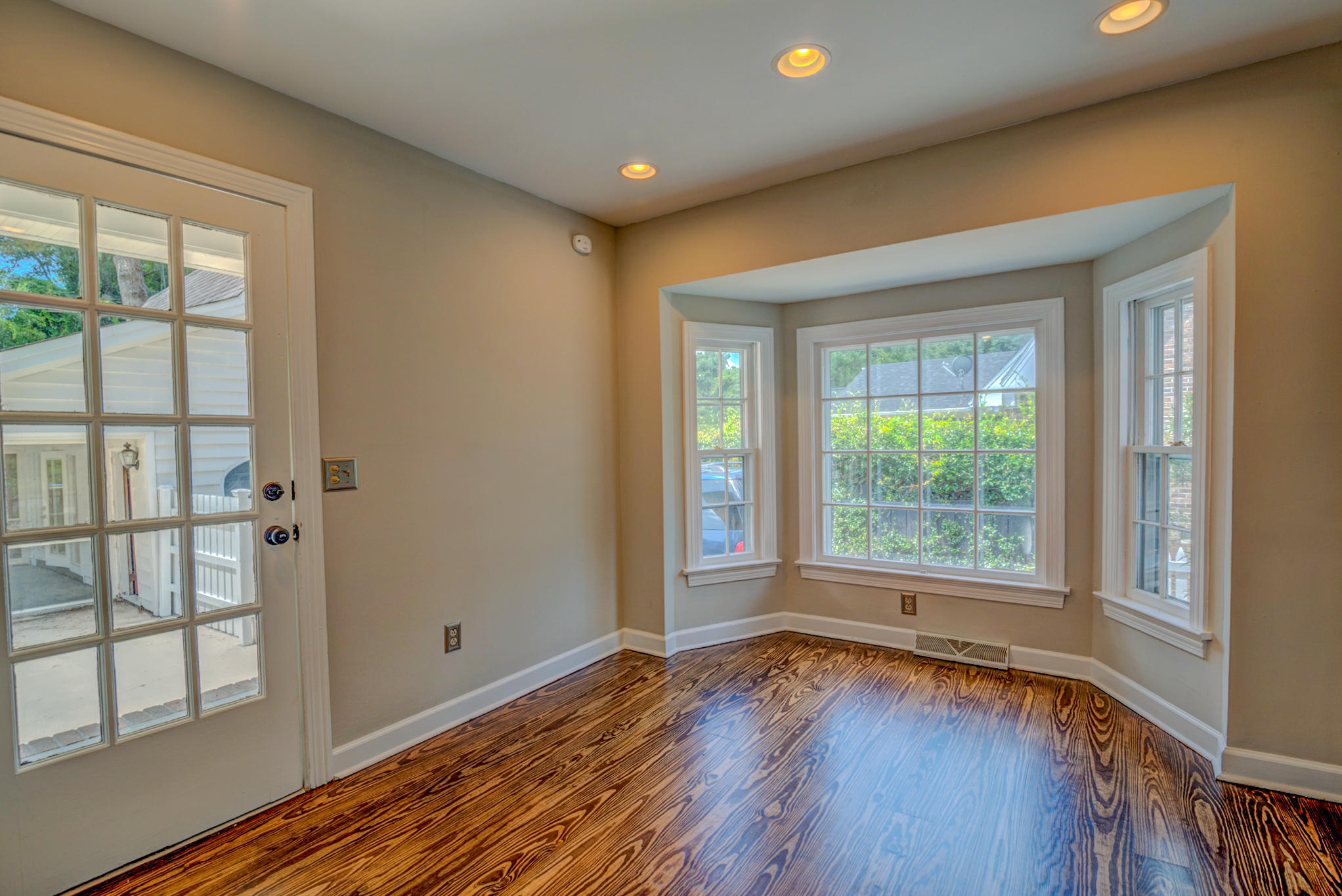 979 Harbortowne Road Charleston, SC 29412 - Photo 16 of 45 979 Harbortowne-27