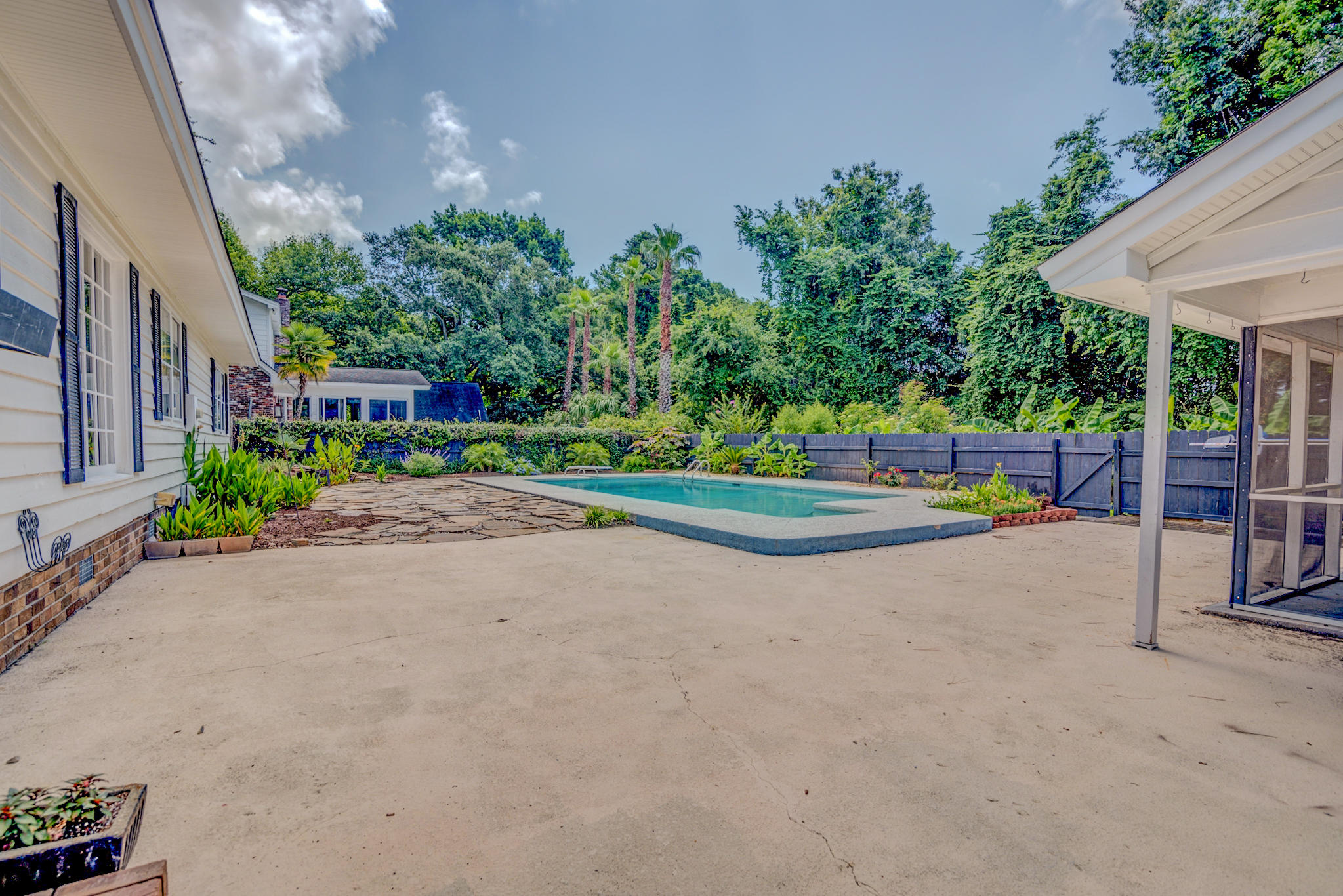 979 Harbortowne Road Charleston, SC 29412 - Photo 4 of 45 979 Harbortowne-33