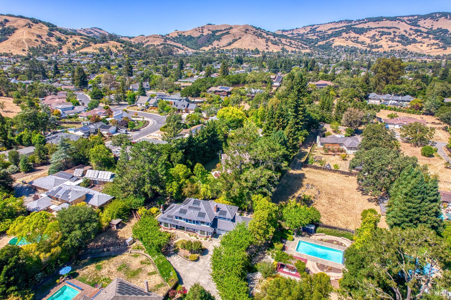 8 Racquet Court Novato, CA 94947 - Photo 37 of 47 Gallery Image 37