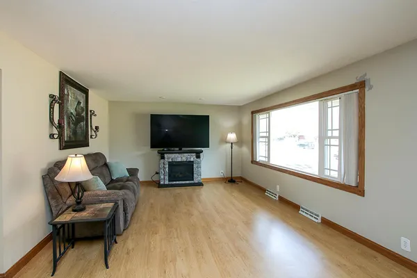 $199,900 | 312 Milkyway Street North, Cosmos, MN 56228