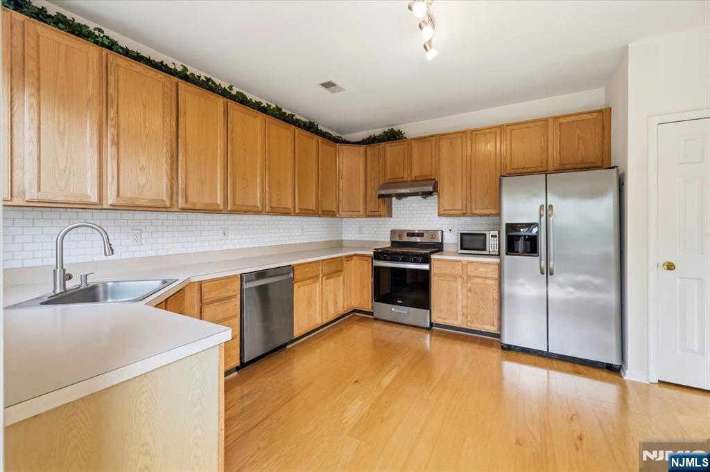 594 Glasmere Road Mahwah, NJ 07430 - Photo 10 of 48 Gallery Image 10