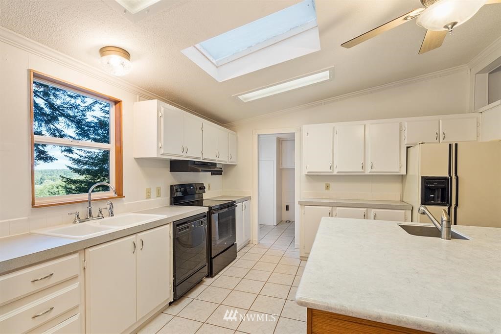 7123 Sidney Road Southwest Port Orchard, WA 98367 - Photo 11 of 24 Gallery Image 11