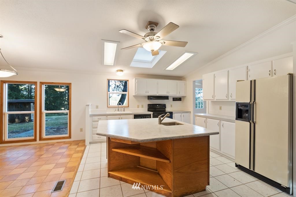 7123 Sidney Road Southwest Port Orchard, WA 98367 - Photo 8 of 24 Gallery Image 8
