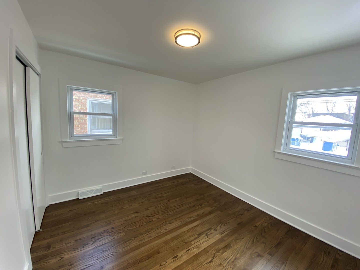 6531 West 64th Street Chicago, IL 60638 - Photo 8 of 19 an empty room with a window