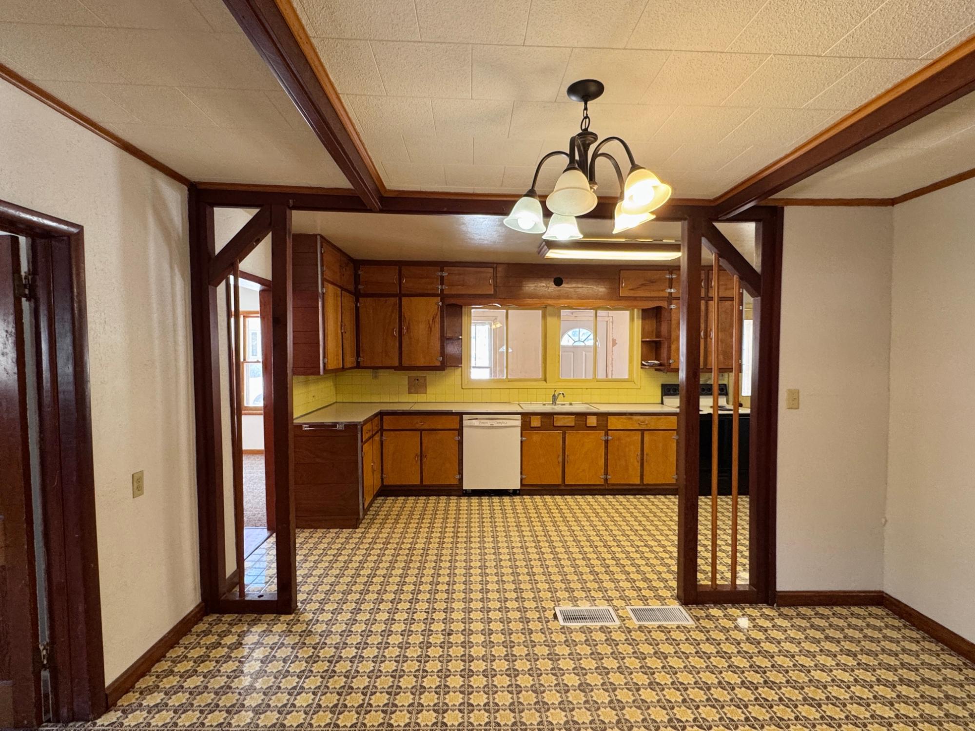 712 North Brown Street Rhinelander, WI 54501 - Photo 4 of 28 Gallery Image 4