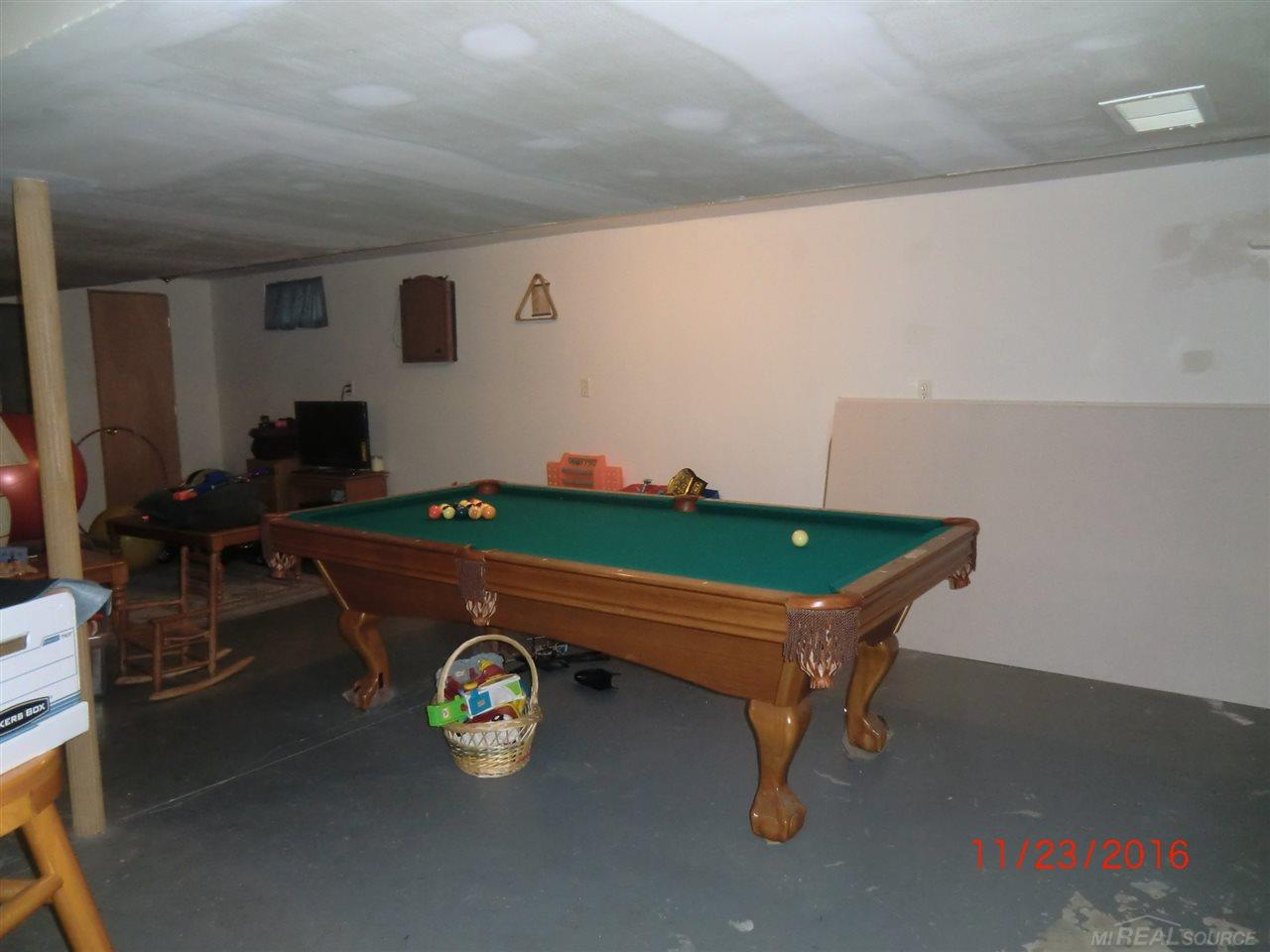 47121 Greenview Road Utica, MI 48317 - Photo 12 of 14 31308269-11.JPG