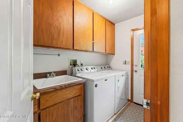 $925,000 | 723 Trout Creek Road, Hope, ID 83836