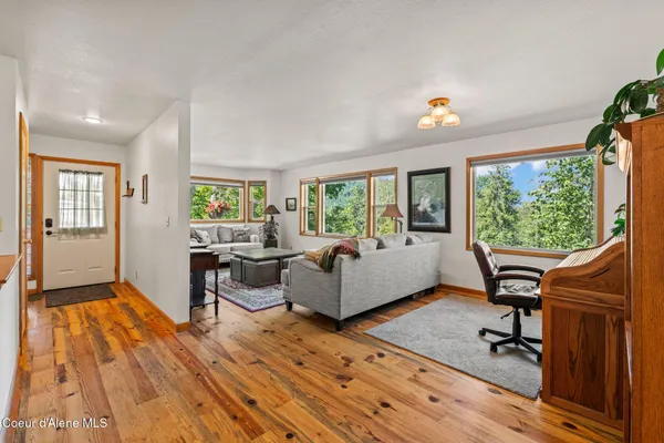 $925,000 | 723 Trout Creek Road, Hope, ID 83836