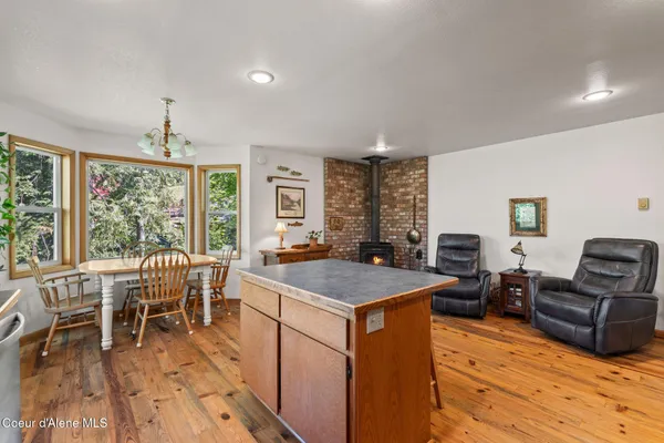 $925,000 | 723 Trout Creek Road, Hope, ID 83836