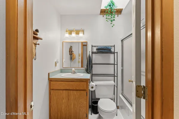 $925,000 | 723 Trout Creek Road, Hope, ID 83836