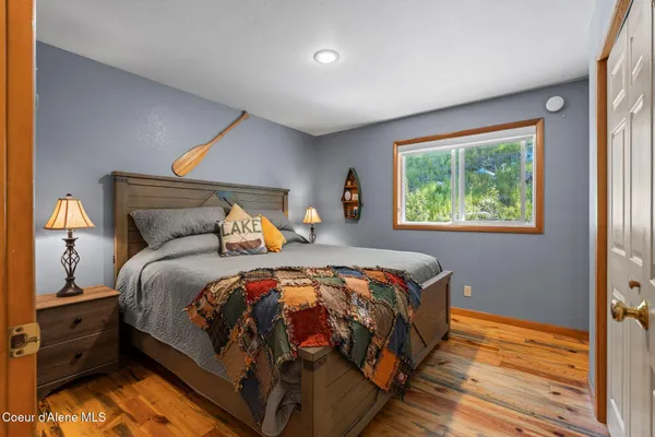 $925,000 | 723 Trout Creek Road, Hope, ID 83836