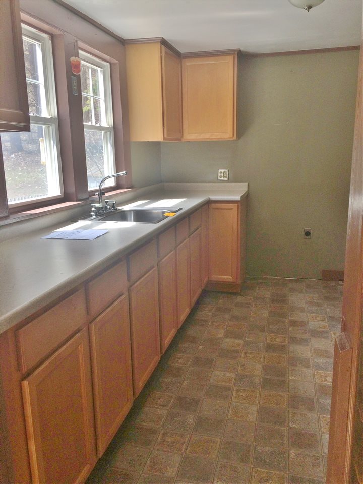 66 Roosevelt Road Claremont, NH 03743 - Photo 11 of 30 Gallery Image 11