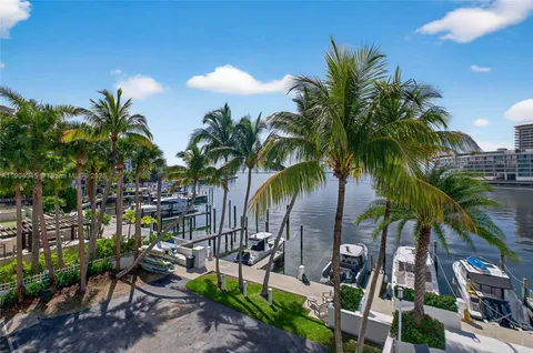 $1,399,000 | 1600 South Bayshore Lane, Unit 4B, Miami, FL 33133