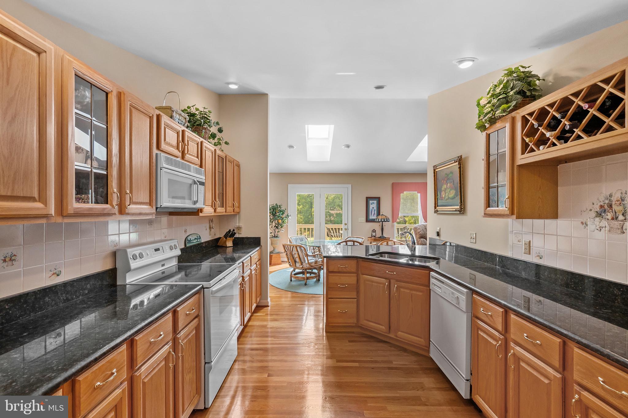 103 Eagle Court Locust Grove, VA 22508 - Photo 33 of 41 Kitchen w/ View of Golf Course