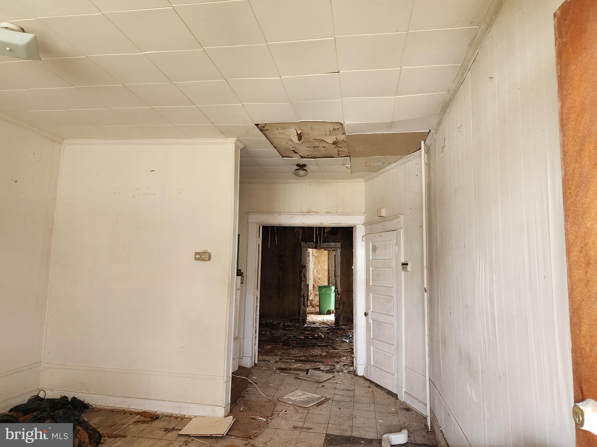 2903 Winchester Street Baltimore, MD 21216 - Photo 3 of 11