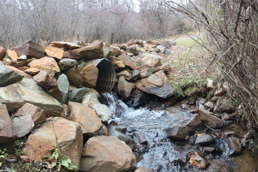 151 Millimeter Road Southwest Floyd, VA 24091 - Photo 7 of 13 a picture of outdoor space