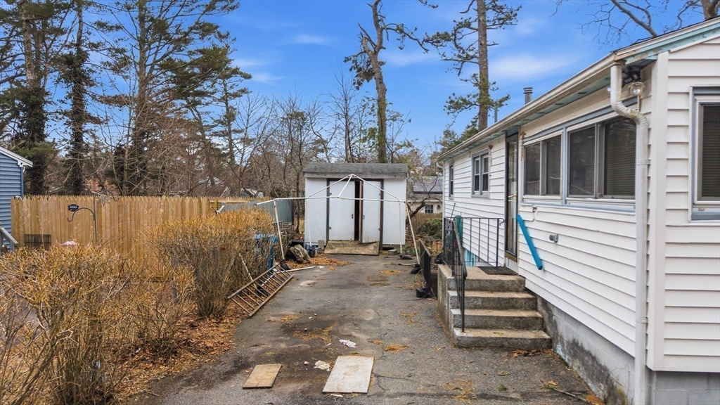 97 Plymouth Avenue Wareham, MA 02538 - Photo 13 of 19