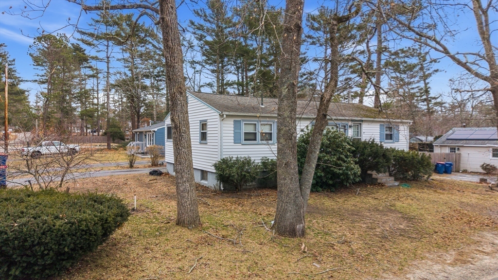 97 Plymouth Avenue Wareham, MA 02538 - Photo 16 of 19