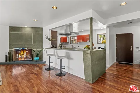 $1,370,000 | 3234 Hillock Drive, Los Angeles, CA 90068