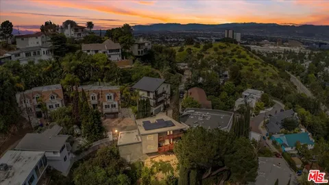 $1,370,000 | 3234 Hillock Drive, Los Angeles, CA 90068
