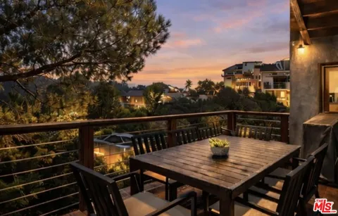 $1,370,000 | 3234 Hillock Drive, Los Angeles, CA 90068