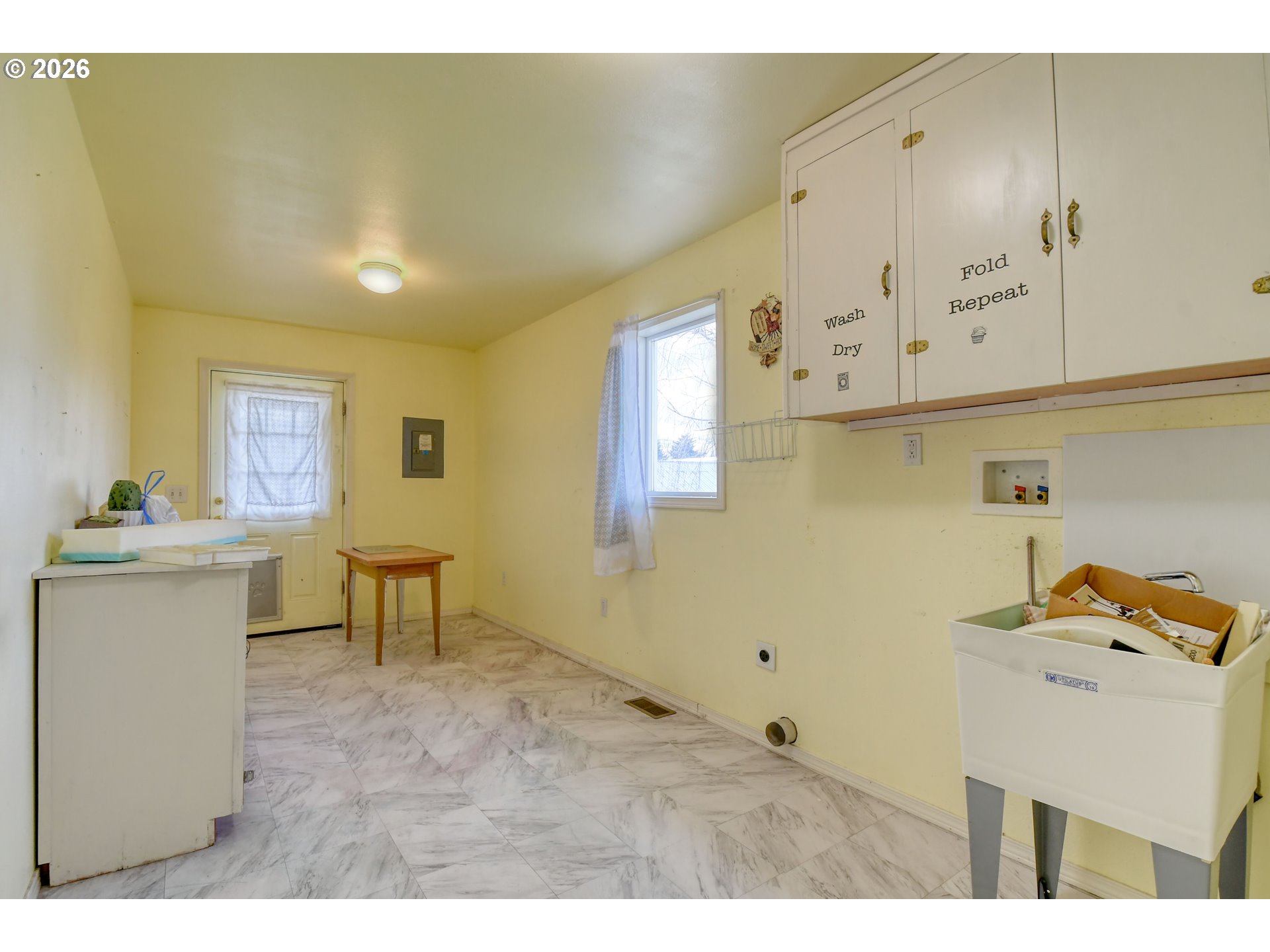 554 West High Street Athena, OR 97813 - Photo 28 of 46 a bathroom with a sink and a mirror