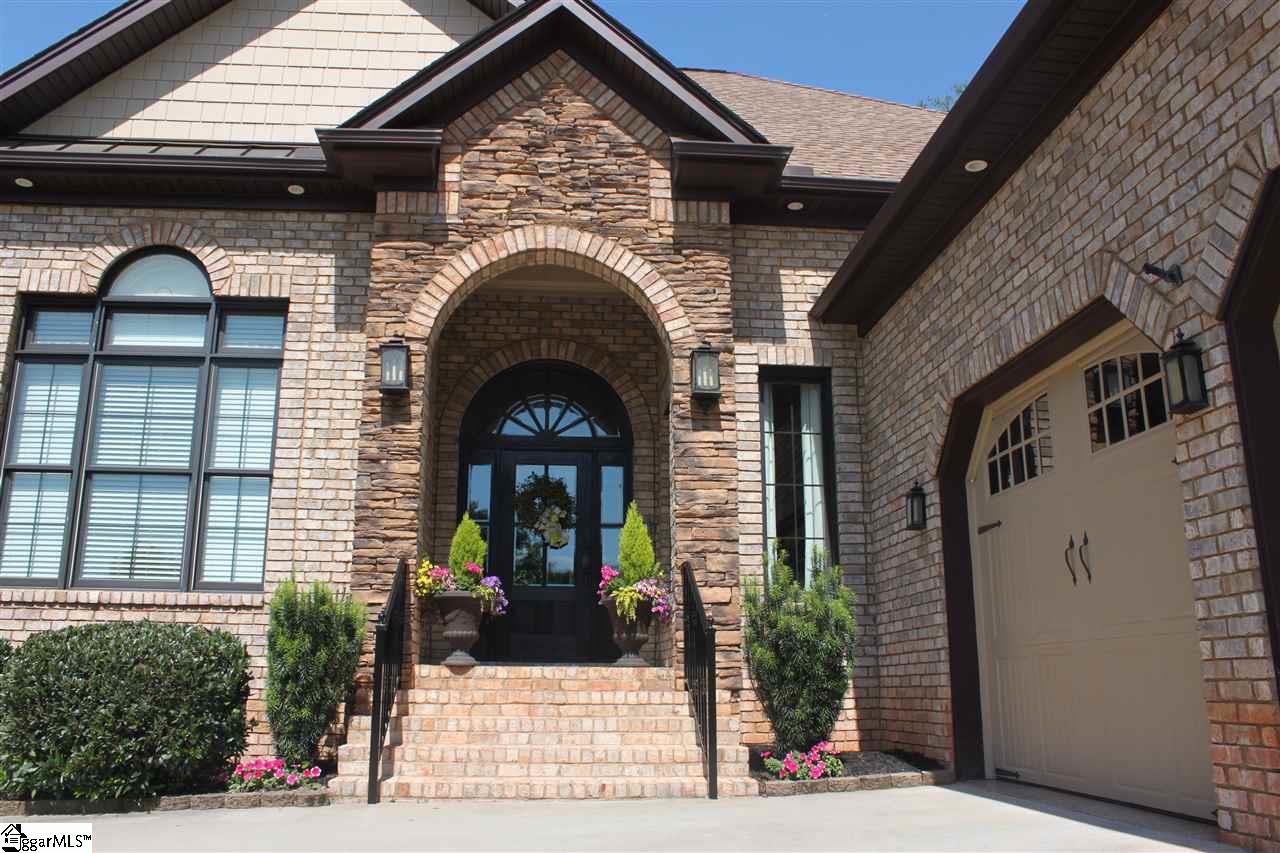 206 Doonbeg Court Simpsonville, SC 29681 - Photo 3 of 32 Gallery Image 3