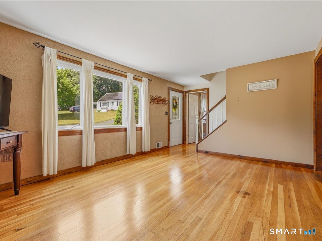20 Bancroft Road Vernon, CT 06066 - Photo 6 of 40