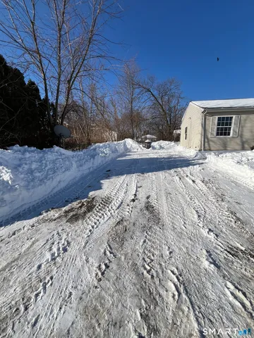 $1,975 | 27 Thomas Street, New Britain, CT 06051